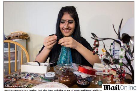 Aisha está feliz com o resultado da cirurgia. Ela vive hoje com uma família norte-americana