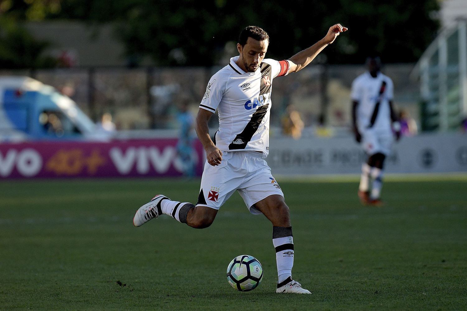 Quem também ainda sonha com vaga na Libertadores é o Vasco. O Gigante da Colina enfrentará o Cruzeiro, em Belo Horizonte, precisando dos três pontos. Os donos da casa já estão garantidos na competição por terem conquistado a Copa do Brasil