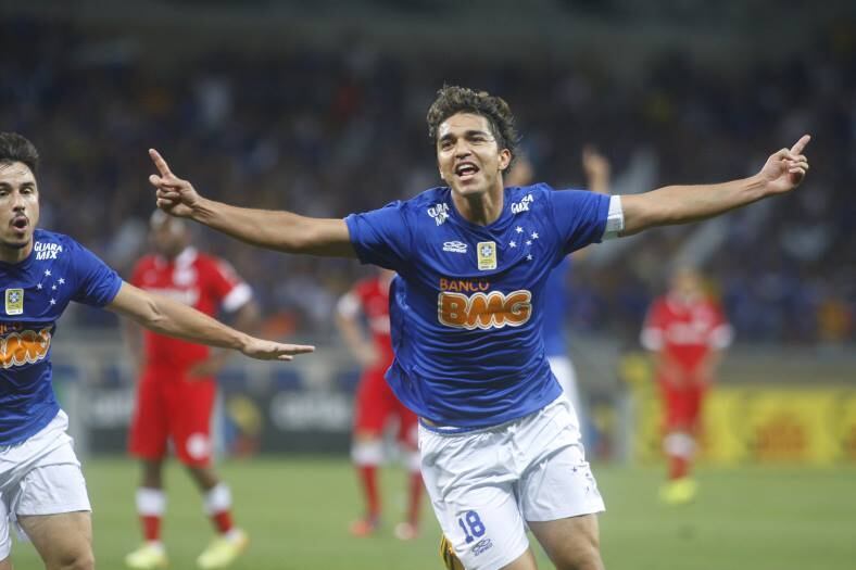 Marcelo Moreno marcou o primeiro gol do Cruzeiro contra o Inter
