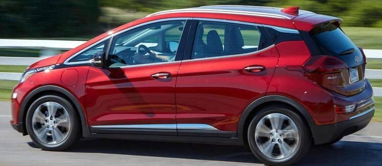 Carroceria monovolume e porte de Honda Fit com visual mais convencional