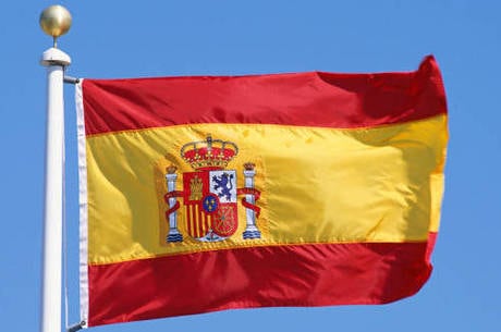 Com 97% dos votos escrutinados, o PP regista 121 deputados, seguido do PSOE, com 92 parlamentares