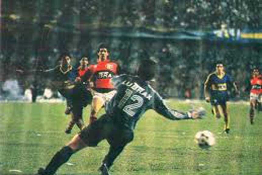 1991 - Quartas de final. Boca classificado às semis.
Ida: Flamengo 2 x 1 Boca Juniors
Volta: Boca Juniors 3 x 0 Flamengo
