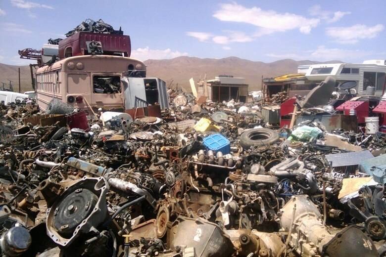 Difícil é andar no meio de todo esse entulho  
