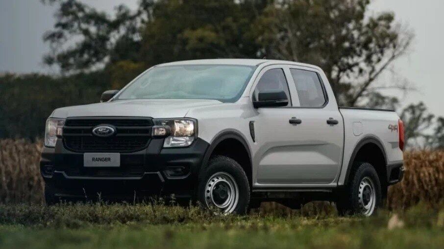 Ford Ranger XL tem visual simplificado e motor 2.0 turbodiesel 4X4
