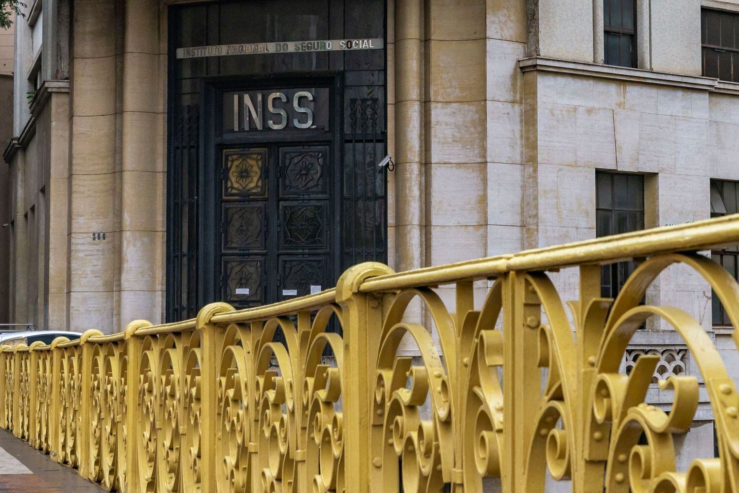 Agência do INSS no centro de São Paulo fechada desde março