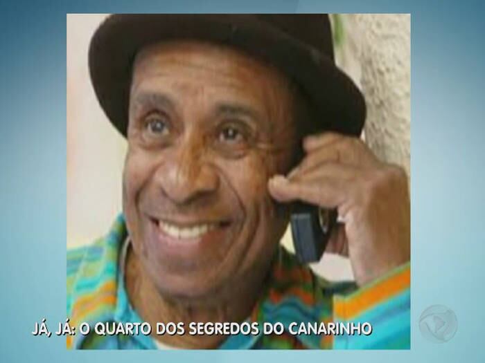 Foi impossível segurar as lágrimas no Balanço Geral desta sexta-feira (28). O programa homenageou ninguém menos que o humorista Aloísio Ferreira Gomes, mais conhecido como "Canarinho" por conta do seu personagem em A Praça É Nossa. Aos 86 anos, o artista morreu há uma semana vítima de um infarto agudo do miocárdio e deixou muitos segredos guardados. O principal deles foi revelado com exclusividade pela reportagem especial da atração. Confira!
