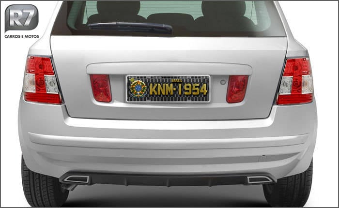 As placas pretas com letras douradas também servem para
identificar veículos oficiais, porém, esses carros são usados por prefeitos,
governadores, presidentes da Câmara e Assembleia Legislativa, das Câmaras e de
Tribunais