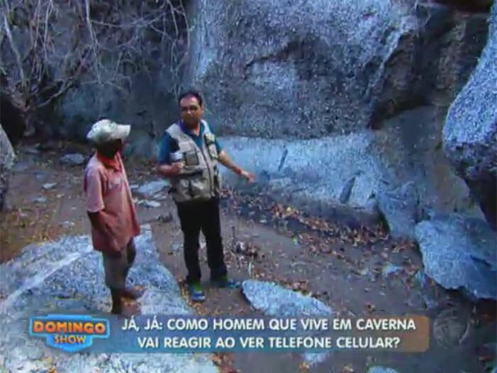 

A vida do homem das cavernas se resume a trabalho e casa





— Já estou
acostumado, eu vou pra rua, mas logo volto pra trás. Eu faço o meu carvão e
com esse dinheiro compro as minhas coisas. Não gosto de ficar na cidade e só vou lá fazer o que preciso

+ Aproveite e confira as matérias do programa Domingo Show

+ Já curtiu a página do Domingo Show no Facebook? É só clicar!

+ Siga o Domingo Show no Twitter e receba todas as notícias do programa


