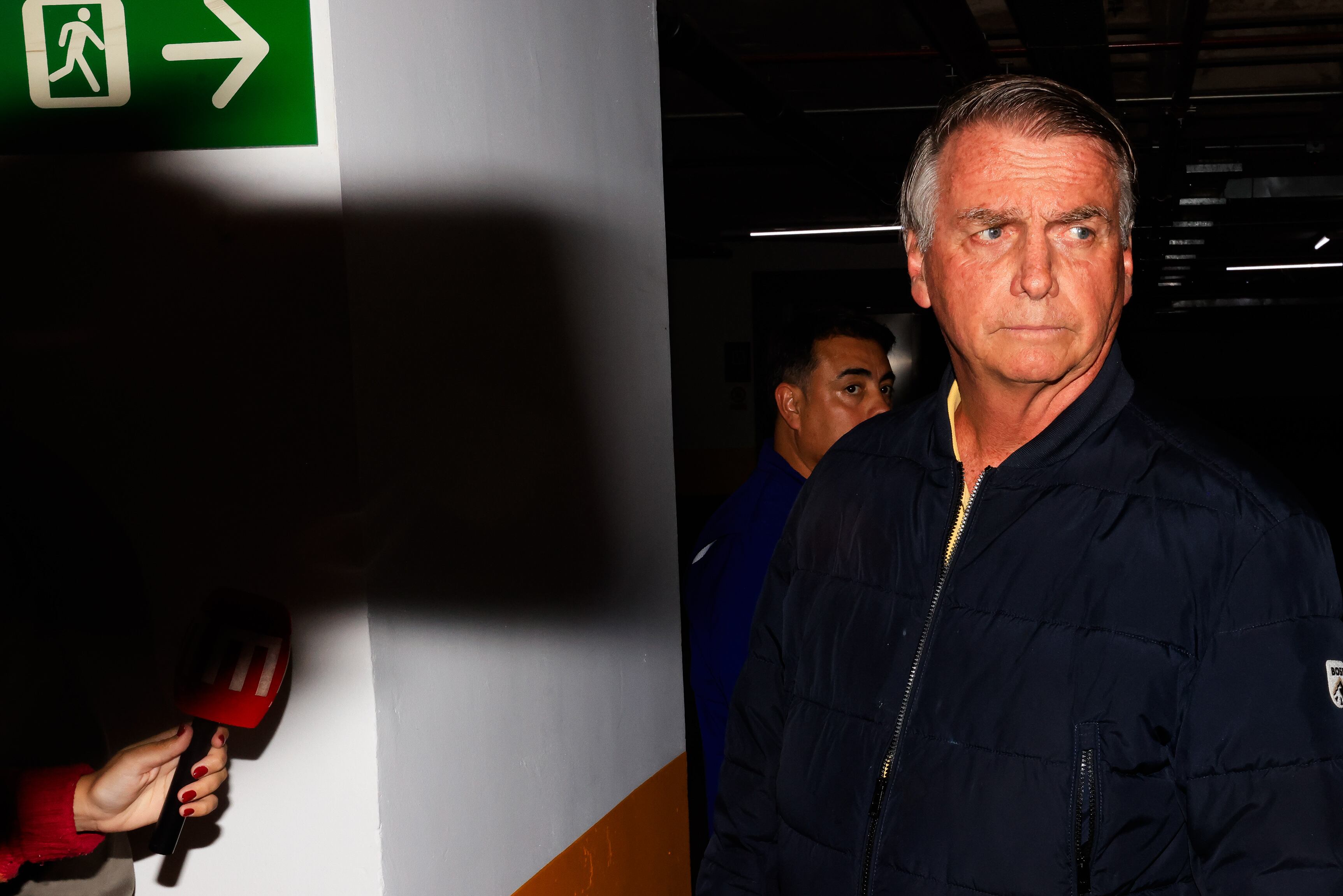 Bolsonaro coloca tornozeleira eletrônica por ordem do Supremo Tribunal Federal