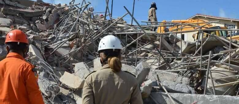 Prédio de quatro andares que estava em construção desabou no sábado (19) sobre uma família em Aracaju