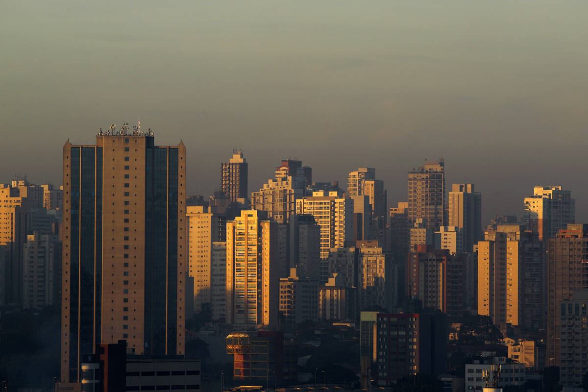 Há chance de neblina nas primeiras horas do dia