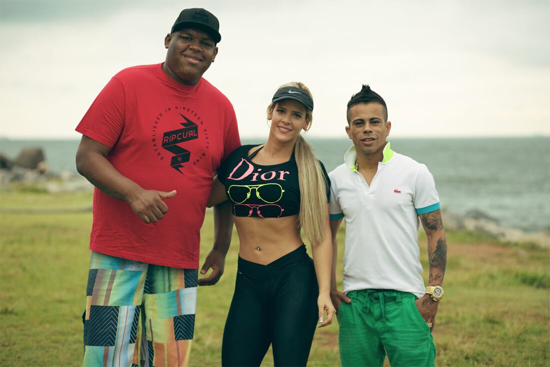 Em tarde de funk, MC Neguinho Do Caxeta participou  do clipe da música #Menina Treinada