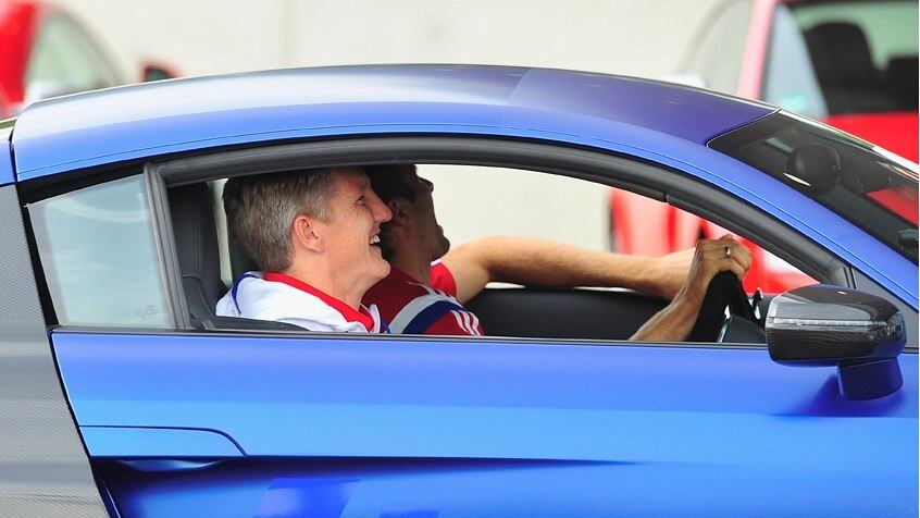 Na ocasião, os jogadores testaram
os novos modelos esportivos da montadora