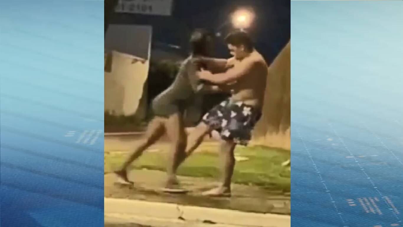 Transexual levou 'rasteira' em rua de Uberlândia