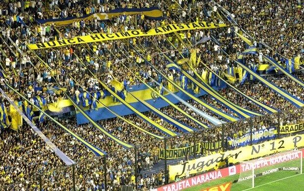 Torcida do Boca costuma dar show nos estádios