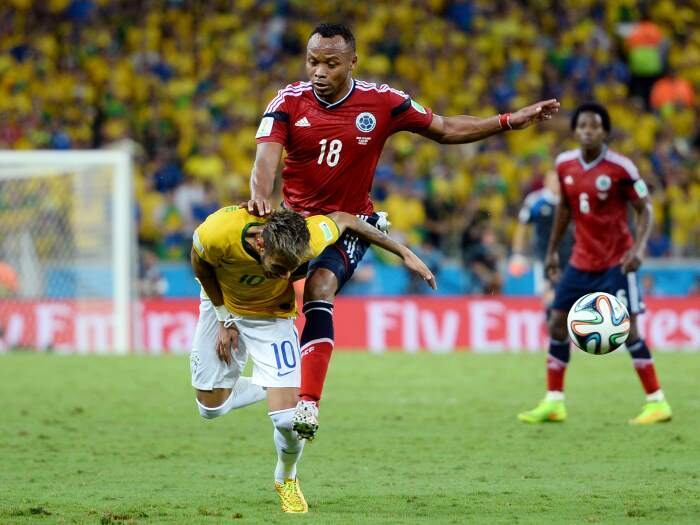 Tudo começou na Copa do Mundo de 2014, quando Brasil e Colombia se enfrentaram pelas quartas de final. Na ocasião, o lateral Zuniga derrubou Neymar e tirou o camisa 10 brasileiro da competição