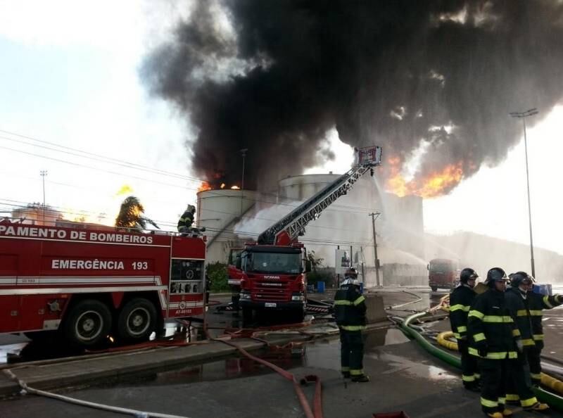 Já são mais de 90 horas de combate ininterrupto às chamas