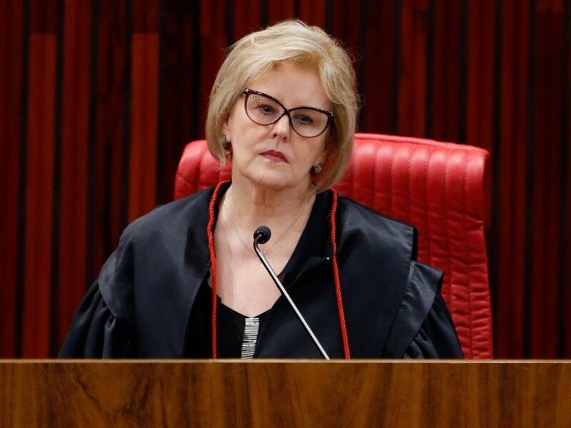 Rosa Weber defende o uso de urnas eletrônicas