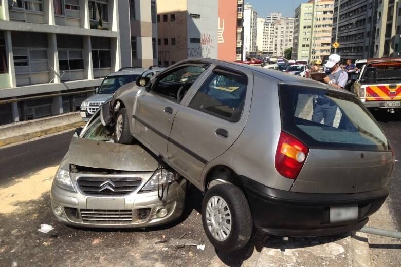 Ao menos duas pessoas ficaram feridas. O Corpo de Bombeiros enviou quatro viaturas para o resgate das vítimas. Uma foi levada à Santa Casa e outra ao pronto-socorro do Hospital do Servidor Público