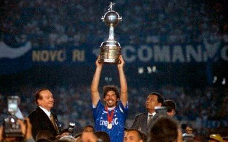 4º - O Cruzeiro também têm 7 títulos internacionais (2 Libertadores, 2 Supercopas Libertadores, 1 Recopa Sul-Americana, 1 Copa Master da Supercopa e 1 Copa Ouro).