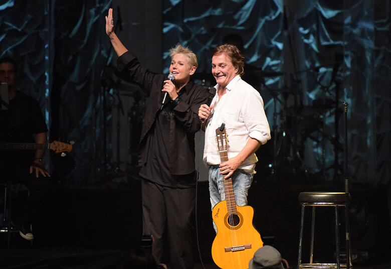 Xuxa também vai mostrar a invasão que fez a um show de Fábio Jr. no Faço Parte do Show

• Xuxa fica "trancada" em camarim com Gigantes do Samba enquanto produção prepara surpresas
