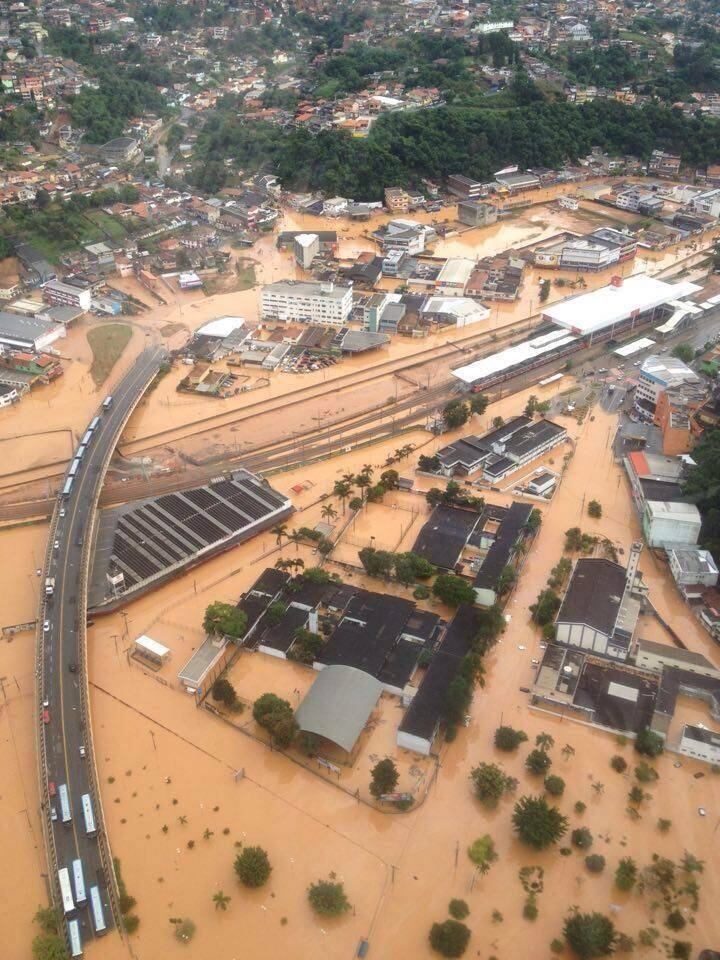 Ao menos 18 pessoas morreram e dezenas ficaram feridas em São Paulo por causa dos efeitos da forte chuva que caiu entre a noite de quinta-feira (10) e a manhã desta sexta-feira (11)