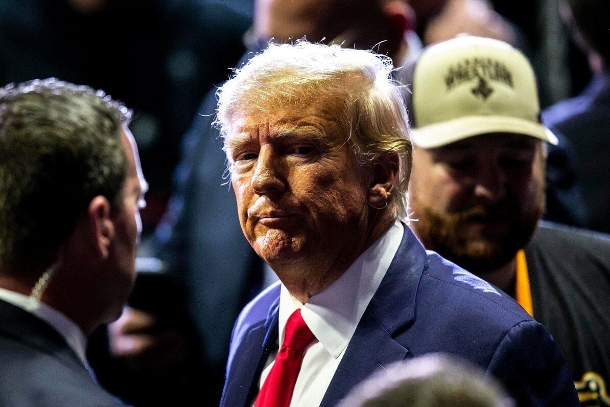 Trump teria pago para comprar o silêncio de uma atriz pornô durante a campanha de 2016