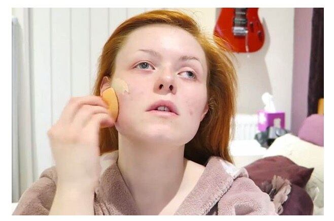 A
entidade recentemente uniu forças com um site de encontros, e promoveu um
encontro em que jovens solteiros e deficientes visuais puderam ter aulas de
dança com parceiros que podem enxergar, mas que, desta vez, passariam a noite
de olhos vendados