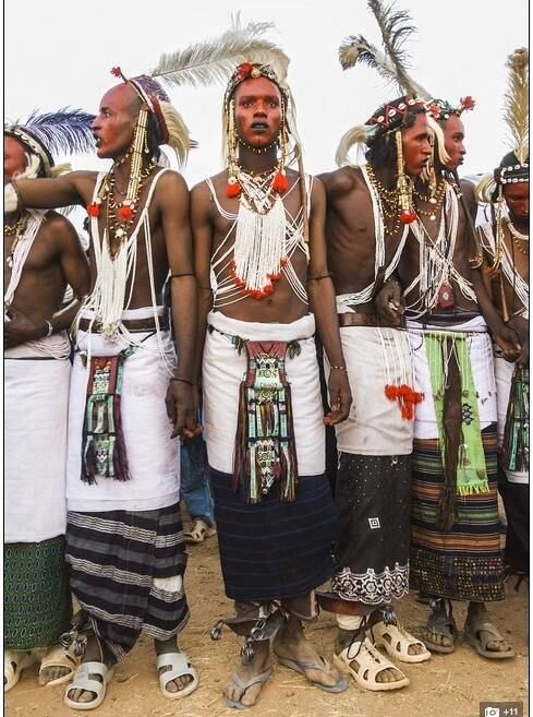 A data mais importante no calendário dos Wodaabes é setembro, no
final da estação das chuvas, quando a tribo sexualmente liberal se reúne para celebrar o festival Gerewol
