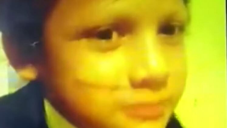 Rhuan Maycon, de 9 anos, foi roubado do pai e vivia com a mãe e madrasta em Brasília (DF). Rosana Auri, genitora, e a companheira, Kacyla Santiago, decidiram matar o menino no dia 31 de maio de 2019. As duas esfaquearam a criança, esquartejaram e colocaram partes do corpo em malas e mochilas. As criminosas foram flagradas tentando terminar o crime, após vizinhos chamarem a polícia. Meses antes de tirarem a vida do menino, elas cortaram os órgão genitais da criança.


