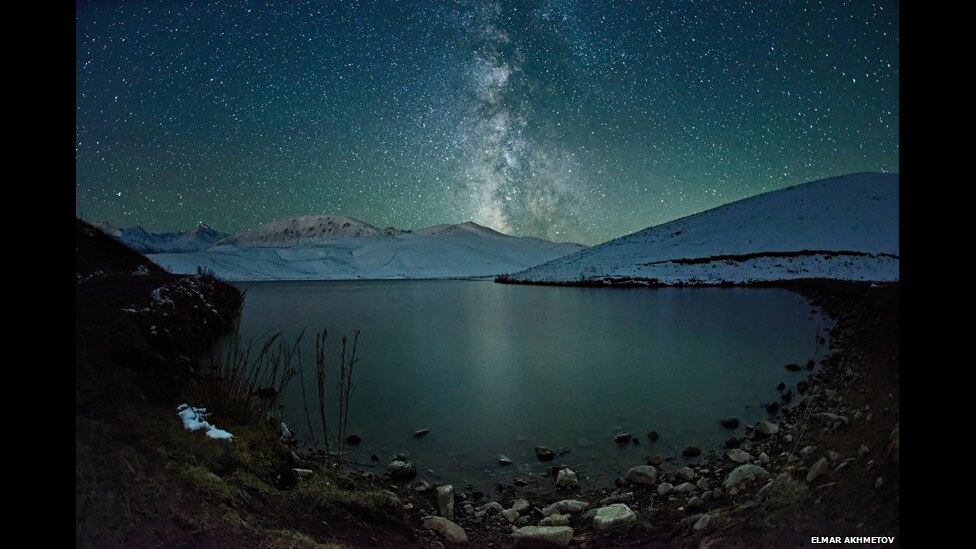 Árvore Estrelada, de Elmar Akhmetov, levou o primeiro prêmio no segmento de pouca luz do Concurso Mundial da Sony de 2013. As vencedoras da categoria aberta foram anunciadas nesta terça-feira (19) numa escolha feita a partir de 55 mil fotos enviadas por fotógrafos amadores de várias partes do mundo