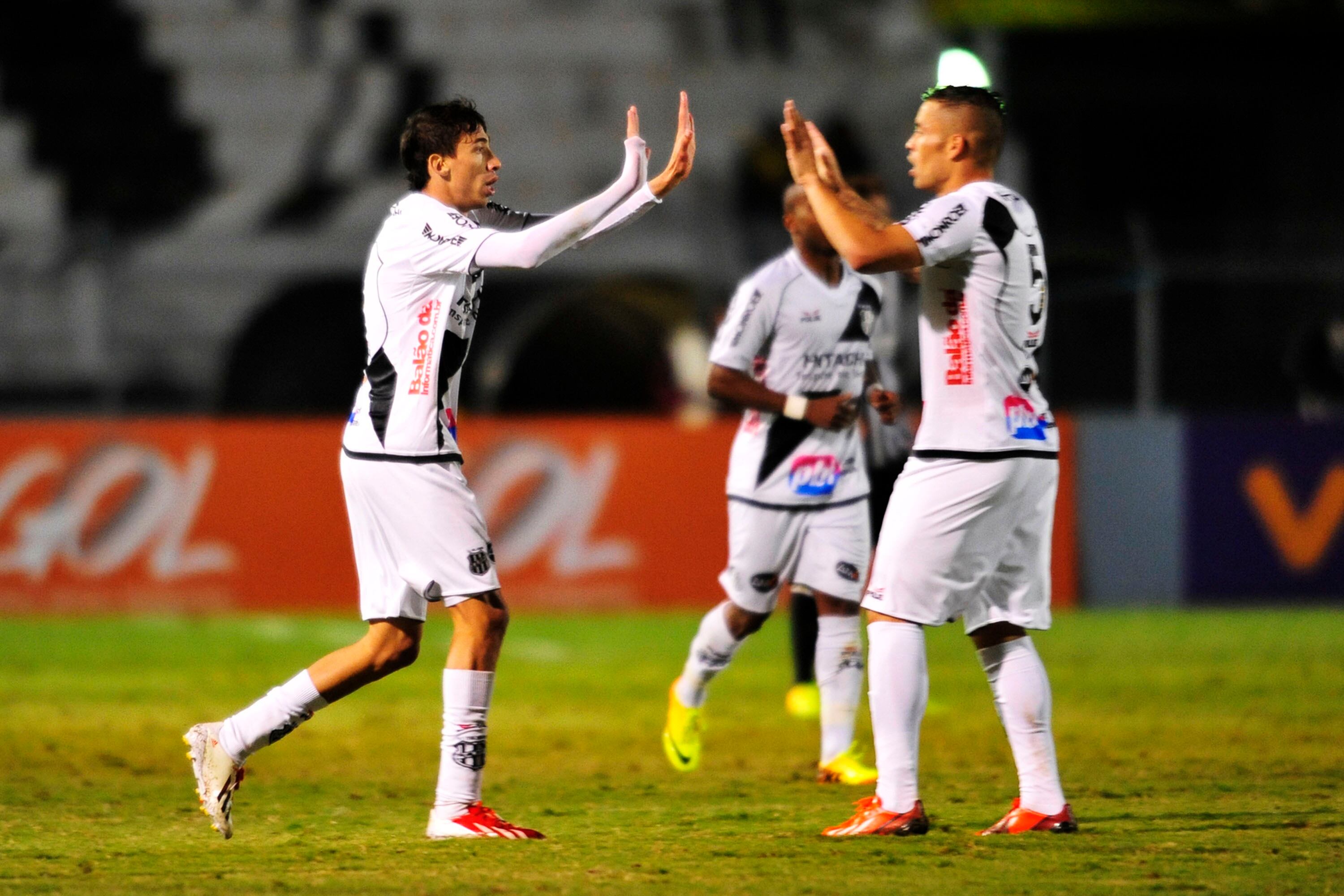 Santos ultima detalhes para contratar Rildo