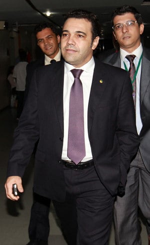 "Livre", Feliciano diz que já programa a ida a Bolívia para tratar do caso de corintianos presos