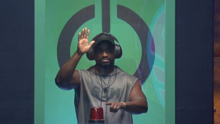 Junto com Pe Lanza, Bruno Passa também não passou no teste. Mesmo após escutar o gabarito, ele seguiu normalmente, respondendo a alternativa C. "Eu queria muito vencer essa prova", justificou ele. 

Sob o comando de Adriane Galisteu, o Power Couple Brasil 6 vai ao ar de segunda a sexta, às 22h45; e aos sábados, às 22h30, na tela da Record TV. Acesse o PlayPlus e fique por dentro de tudo o que rola no reality de casais.
