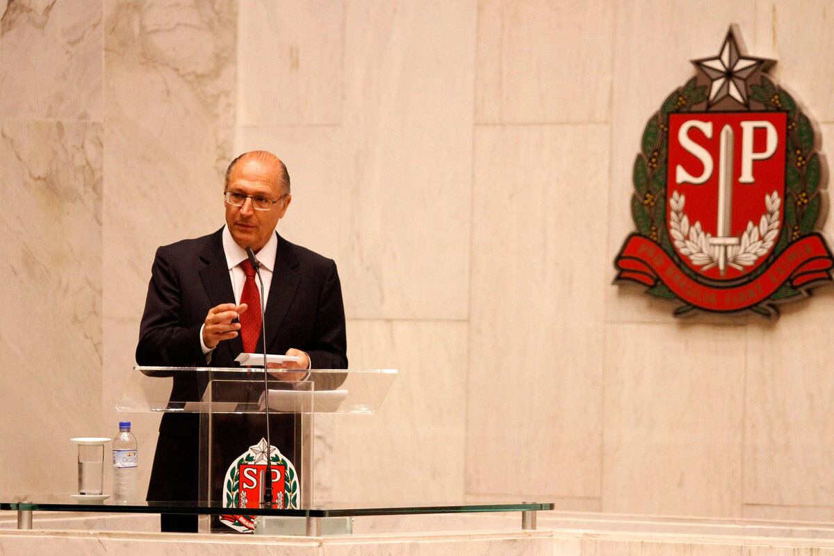 Geraldo Alckmin estuda novas medidas para conter crise da água