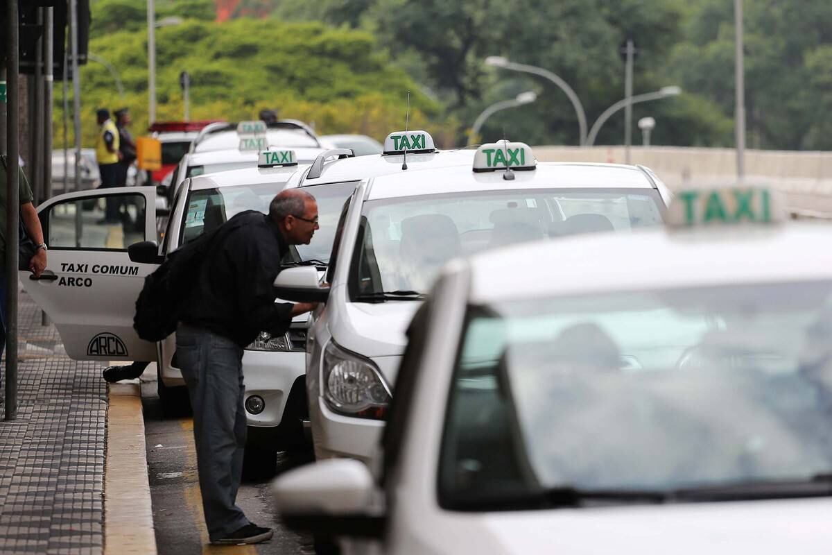 Corrida pré-tarifada só é um bom negócio para o passageiro quando houver congestionamento