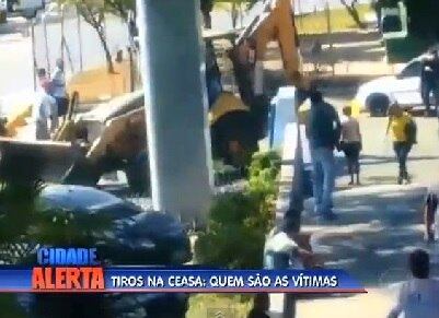 Imagens de ângulos diferentes mostram momento em que jovem é atingida
