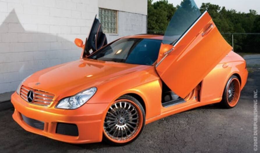 Esta belíssima Mercedes-Benz CLS500 é do Yung Joc!