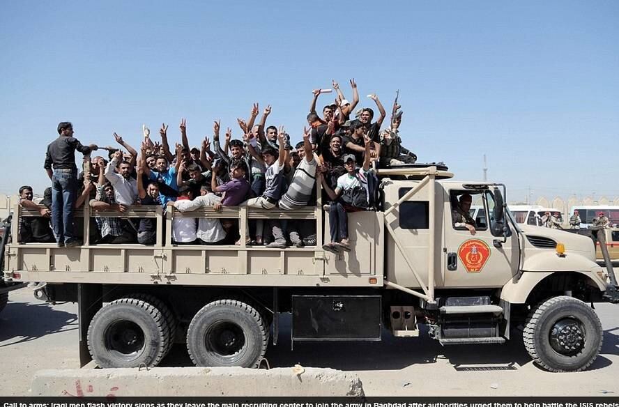 Os grupos xiitas, sunitas, os curdos e forças do governo iraquiano estão recrutando homens e jovens para lutarem por seus ideais.

Dessa forma, a comunidade internacional parece ainda mais disposta a intervir no conflito 