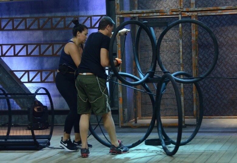 Os participantes devem seguir o percurso estabelecido pela corda