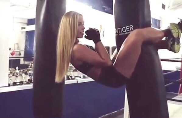 A gata vive postando fotos de seus treino nas redes sociais