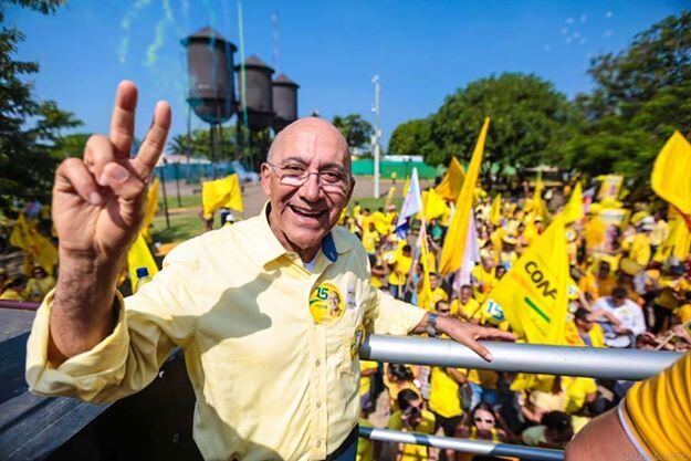 Confúcio Moura é médico e tem 66 anos