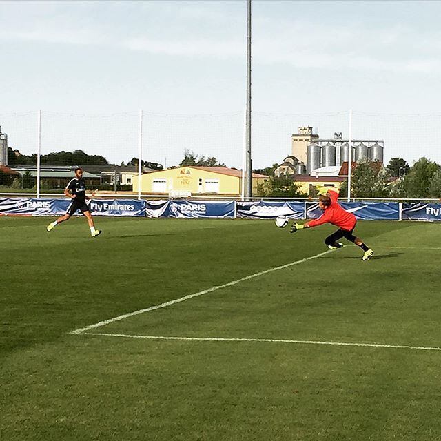 O brasileiro Lucas vem treinando algumas finalizações