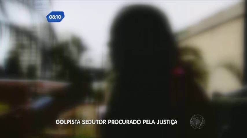 Uma das vítimas conta que entre janeiro e maio deste ano foi alvo dos golpes dele. Após desconfiar do "namorado", ela descobriu que ele saía com outras duas mulheres