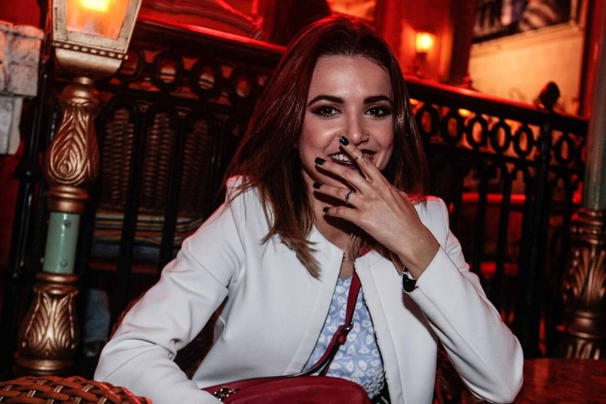 Manu estava sorridente