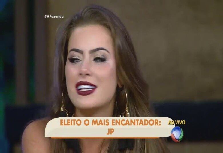 Rayanne Morais teve a chance de responder sobre quem havia sido o mMais encantador e JP seria a resposta correta mas a modelo apostou em Carla, que ganhou o direito de apagar um nome e ela apagou o nome de Luka
+ JP Mantovani diz o que achou sobre Luka acordar Douglas no dia do ofurô: "Uma dose de trairol"
+ Começou a lavagem de roupa suja de A Fazenda 8, veja as primeiras respostas de Douglas e Minerato
+ Veja fotos dos bastidores da grande final de A Fazenda 8
+ Veja as expressões de Ana Paula Minerato, vice-campeã de A Fazenda 8
+ Douglas Sampaio é o campeão de A Fazenda 8. Relembre a participação do vencedor
+ Ana Paula Minerato é vice-campeã de A Fazenda 8. Veja como foi a participação da peoa no reality show
+ Luka Ribeiro é o terceiro colocado de A Fazenda. Relembre a trajetória do ator
+ “Tem participante que vai colher frutos muito ruins aqui fora”, crava JP Mantovani
+ Douglas leva tapa na cara de Mara Maravilha, cai no choro e afirma: "Ela não merece um pingo de respeito"