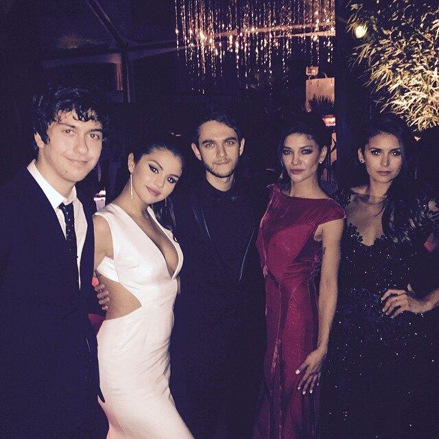 Selena Gomez até postou uma foto da festa, na qual aparece abraçada a Zedd