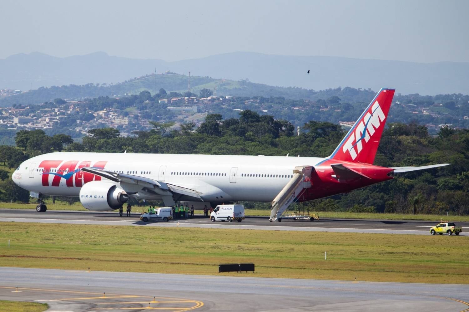 Jato permaneceu na pista por quase 21 horas