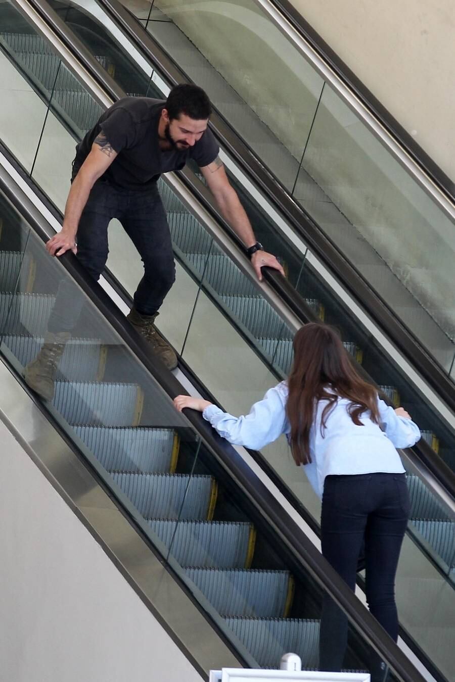 O casal não desistiu da brincadeira
