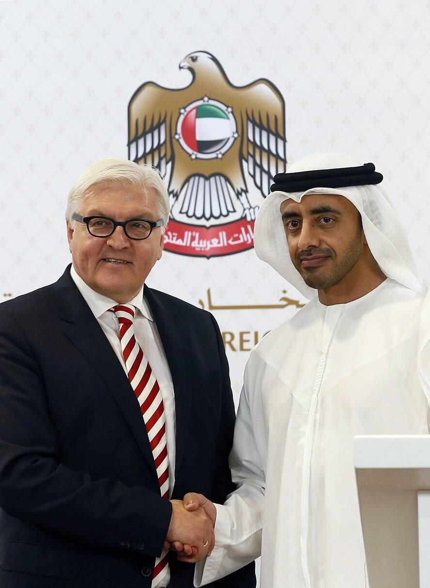 O ministro das relações exteriores dos Emirados Árabes, Sheik Abdullah bin Zayed al Nahyan se encontra neste sábado (31) com o ministro da Alemanha, Frank-Walter Steinmeier, durante uma conferência em Abu Dhabi 